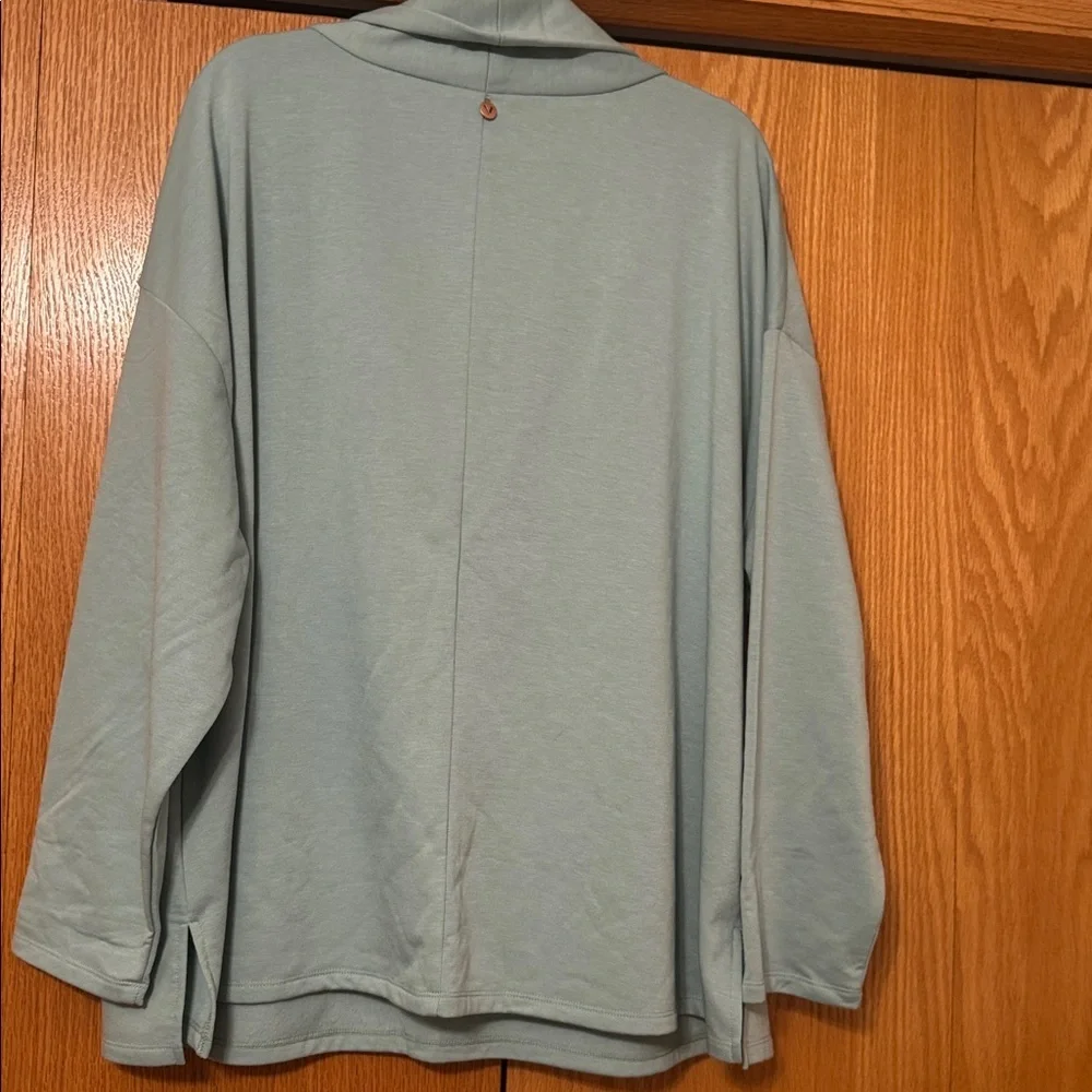 NWT Livi Lane Bryant Top - Picture 7 of 7